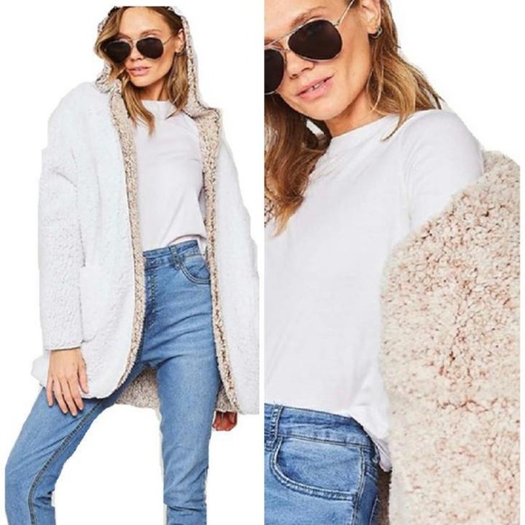 BEAUTIFUL REVERSIBLE IVORY BROWN SHERPA COAT - Picture 2 of 5